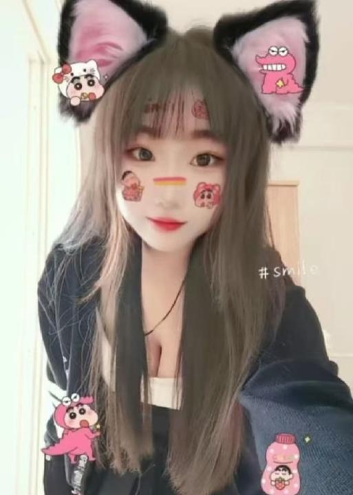 大胸翘臀小萝莉