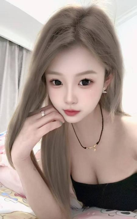 常熟肤白颜值小女友