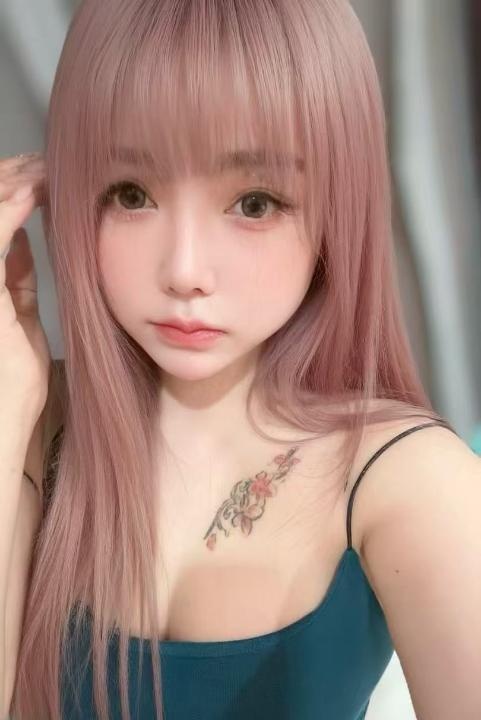 胸很挺的小彩虹