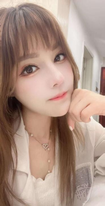 体验女友感十足小小
