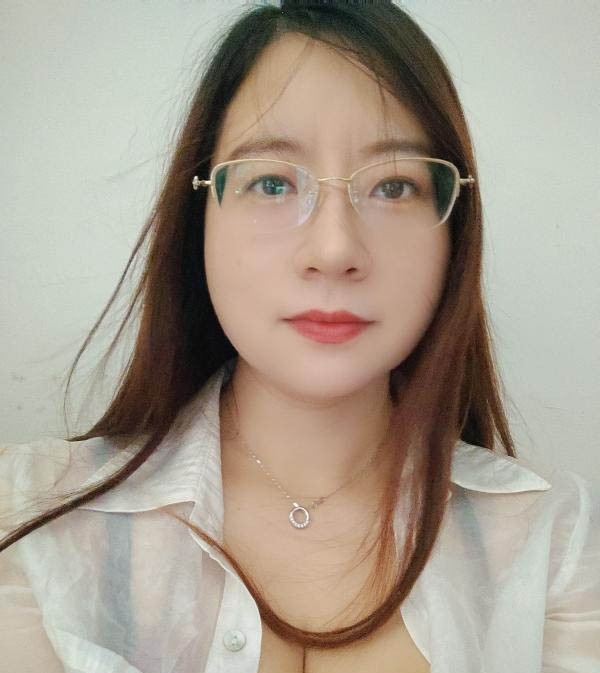 丰满良家脸反差御姐