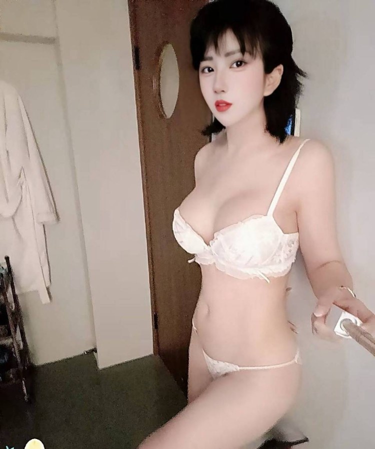 前凸后翘川渝妞