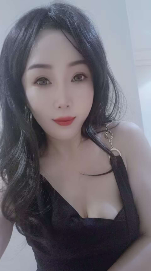 大胸小骚妇芯儿