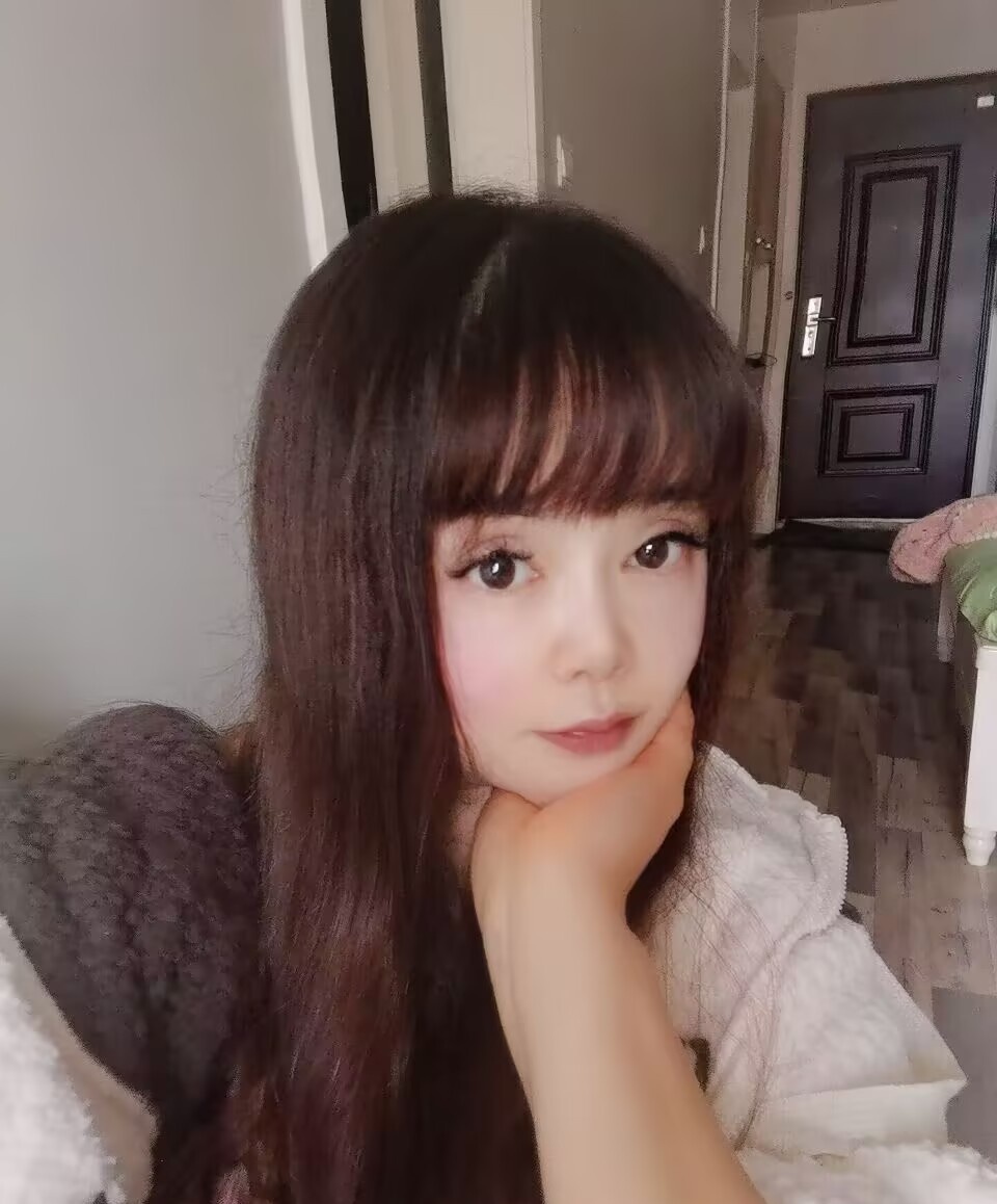玩弄川妹子爆奶少妇
