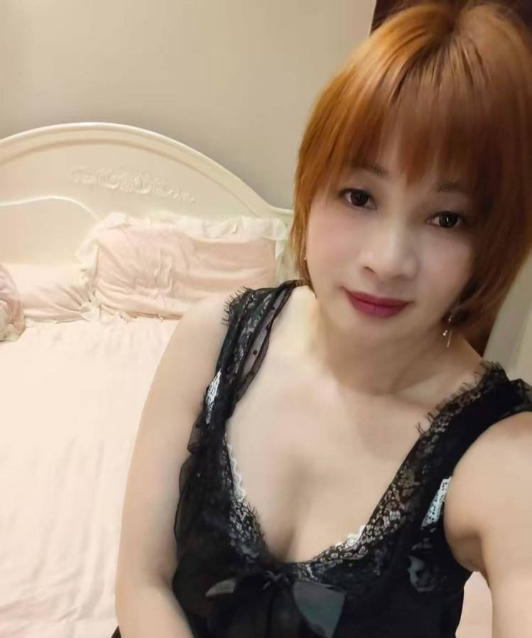 拱野三通潮喷姐姐