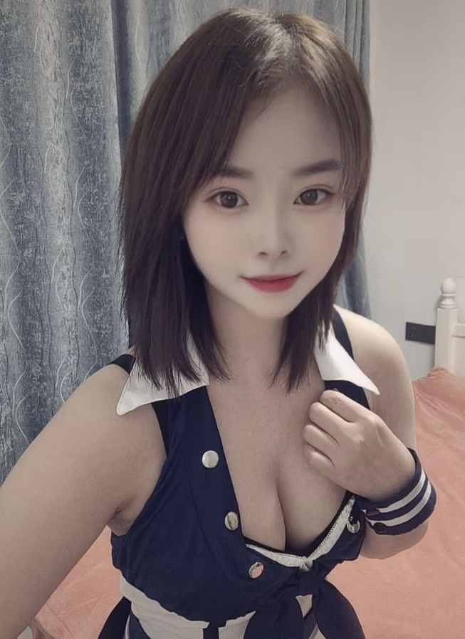 情趣短发骚女郎