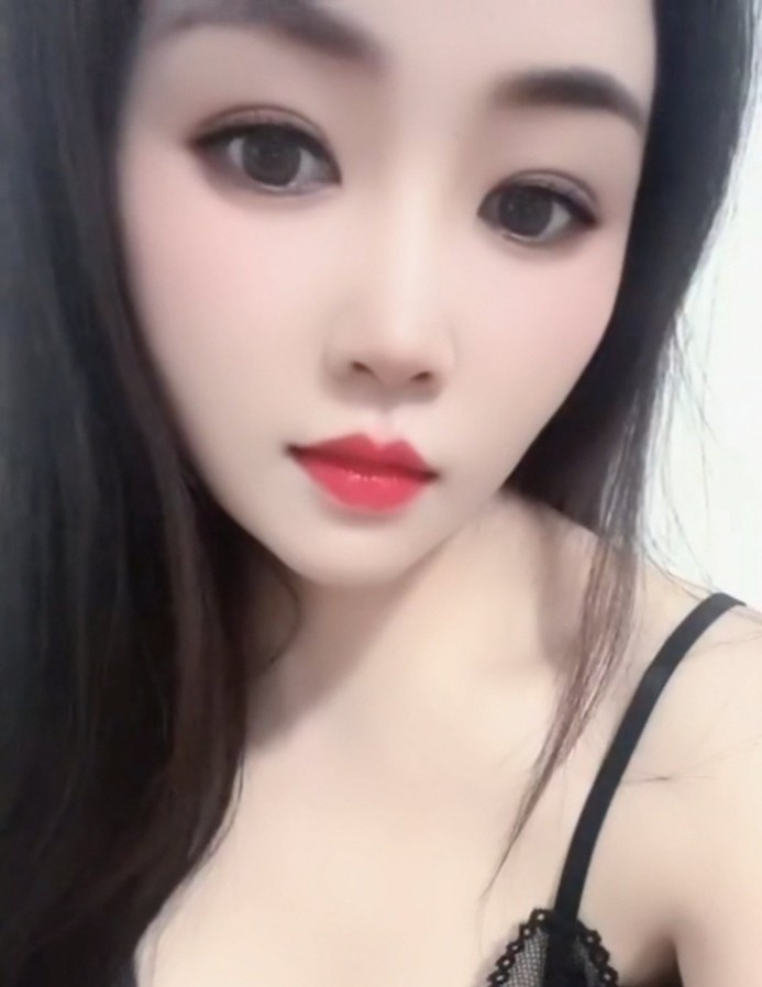 舌吻深喉69骚妹
