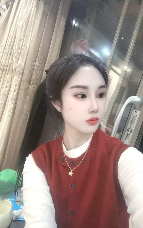南方高挑白嫩妹