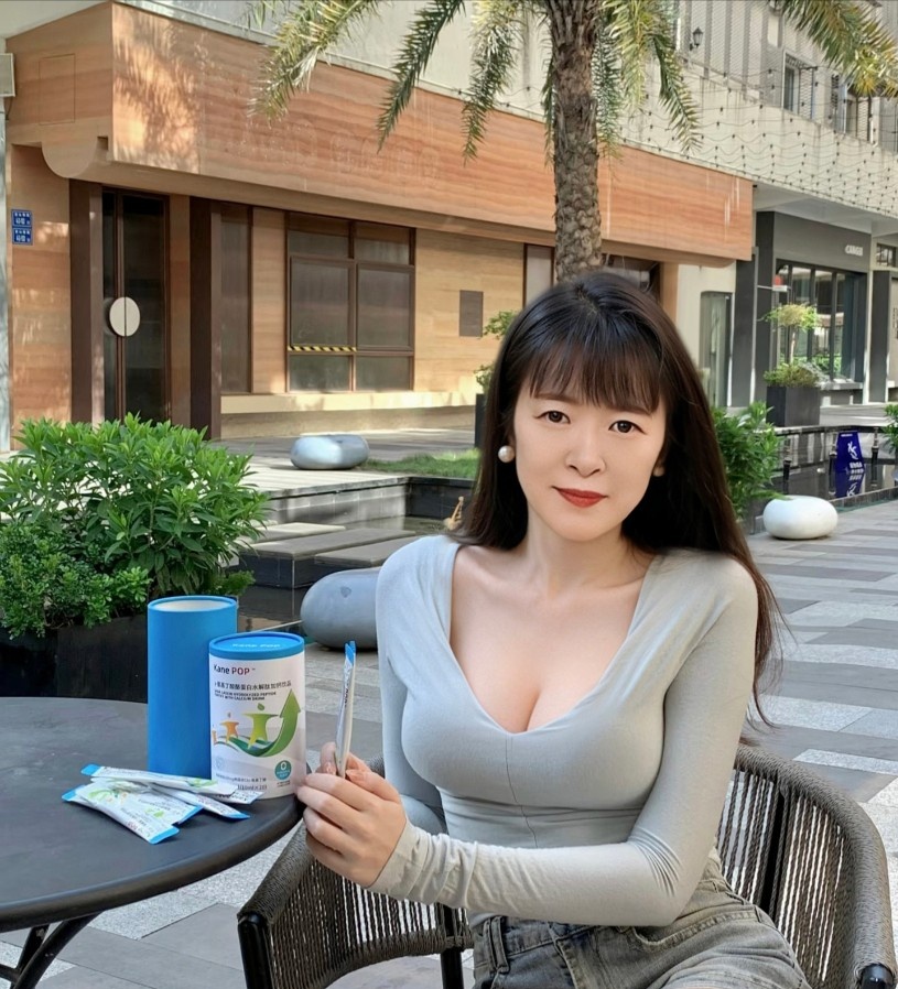 黑丝熟女sao少妇包夜