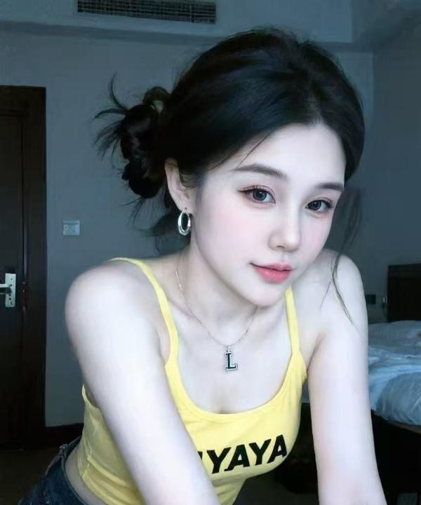高颜值美女婉柔