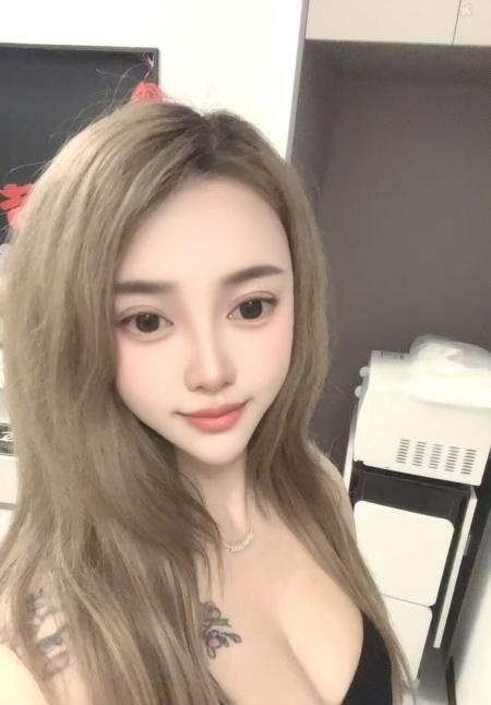 皮肤白奶子大颜值妹妹