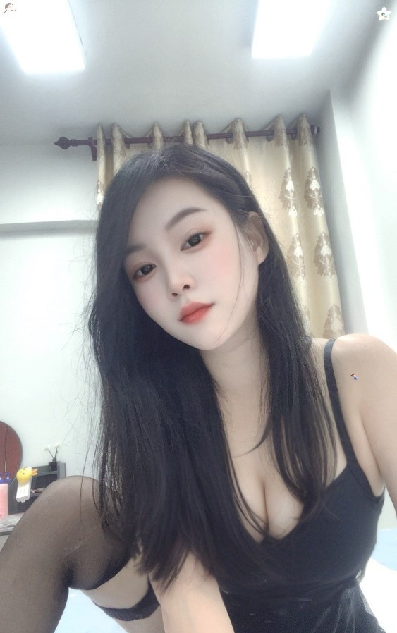 贴心御姐露露