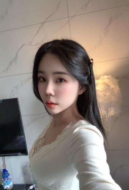 惠城舌吻小骚骚