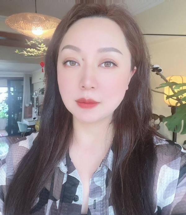 风骚会弹古筝的老师