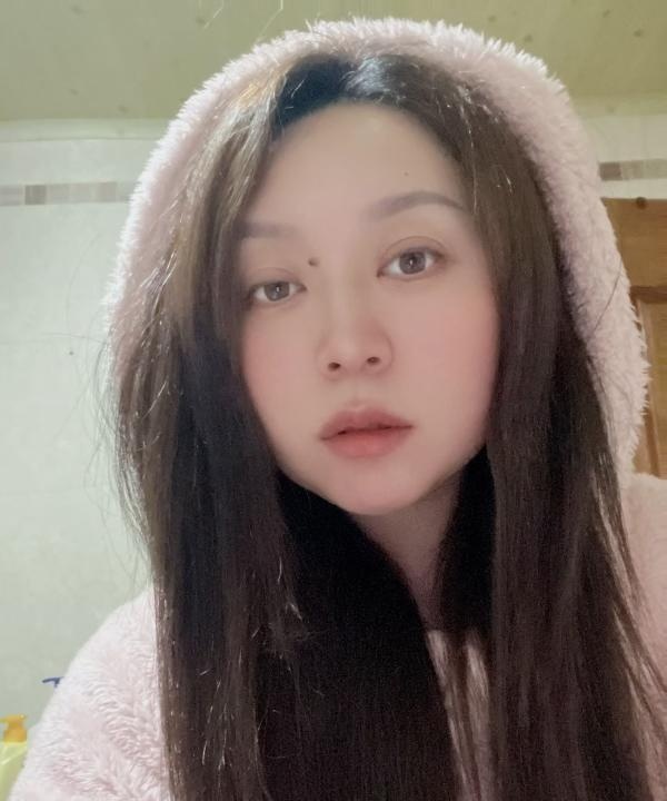 风骚会弹古筝的老师