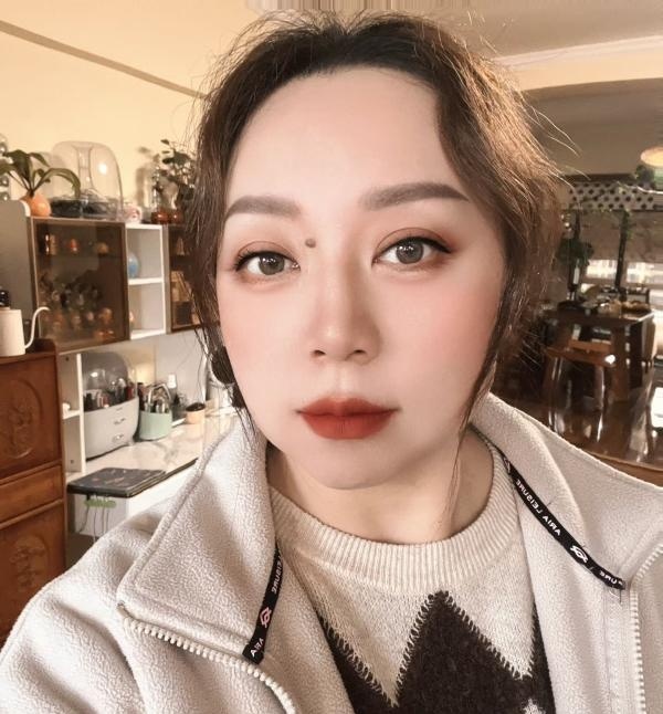 风骚会弹古筝的老师