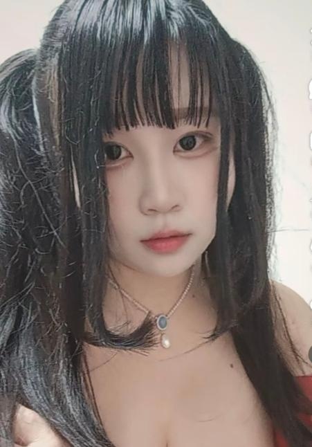 可舌吻E乳妹子