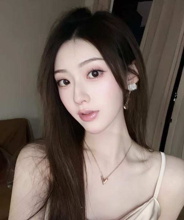 清纯甜美气质白小纯