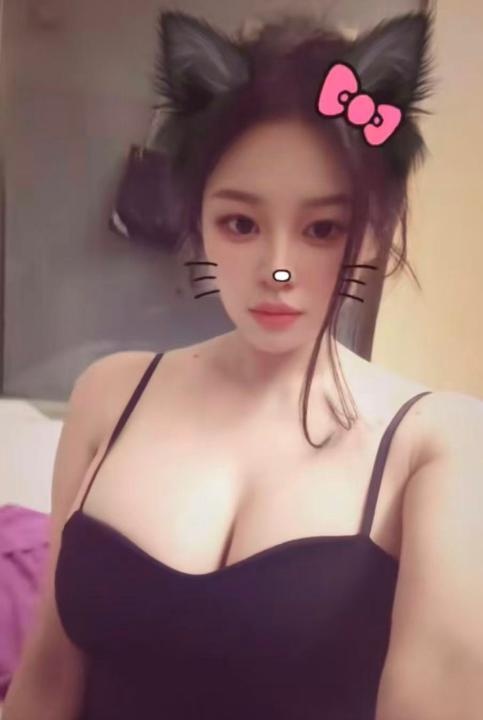 波霸小宝老师