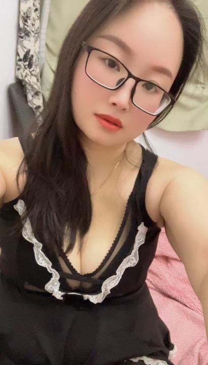 三山街二刷眼镜少妇