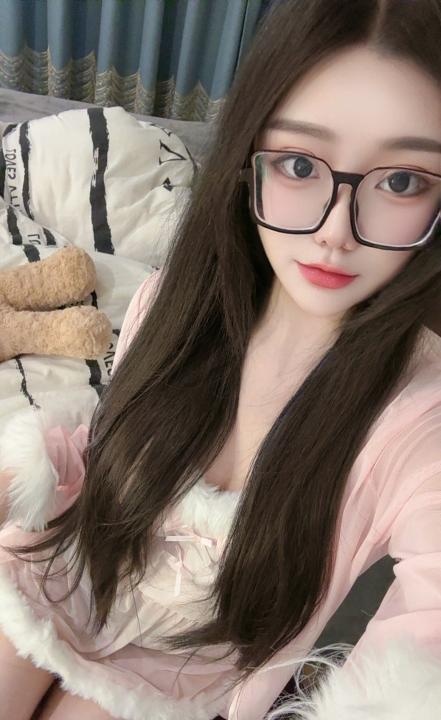 制服可爱小女友