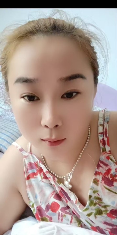 天桥区大胸小姐姐