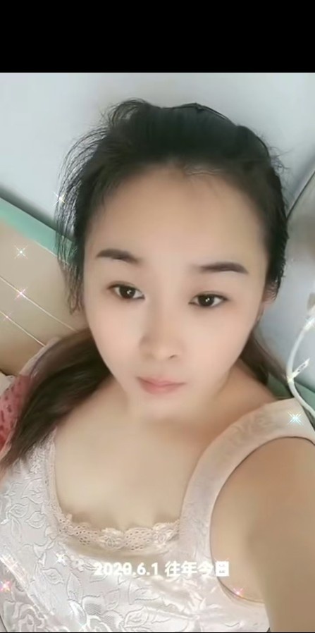 天桥区大胸小姐姐