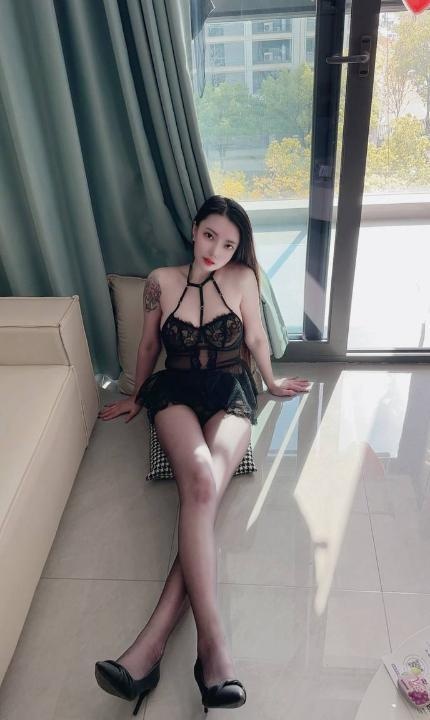 宜宾黑丝美腿骚女柠柠