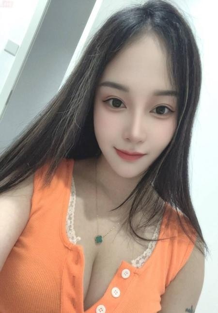 东站美胸珊珊