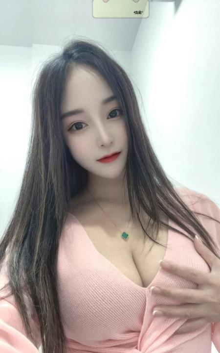 东站美胸珊珊
