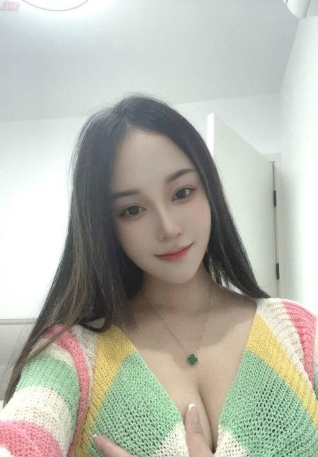 东站美胸珊珊