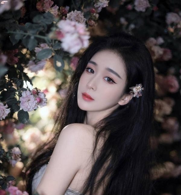 气质迷人小妖精萱萱