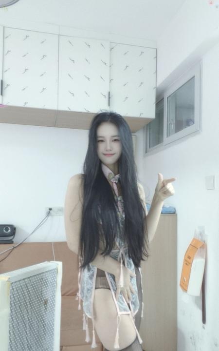 蜀山满姐个人大长腿
