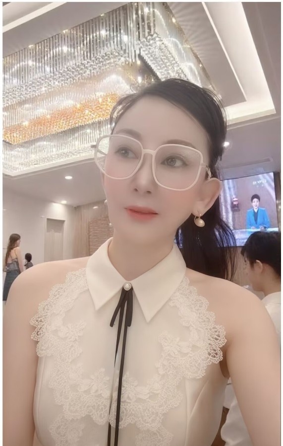 热情丰满风骚熟女