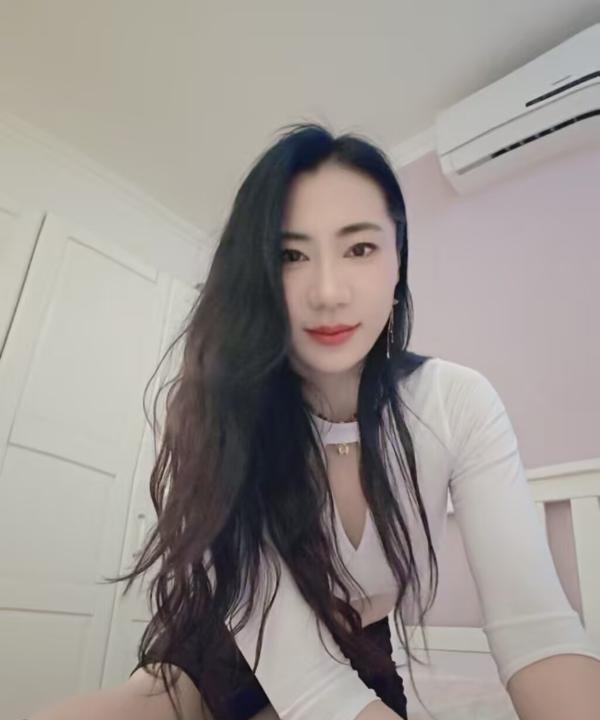朝阳风骚大奶长腿少妇