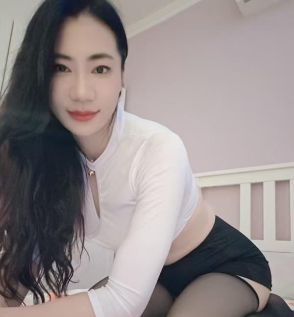 朝阳风骚大奶长腿少妇