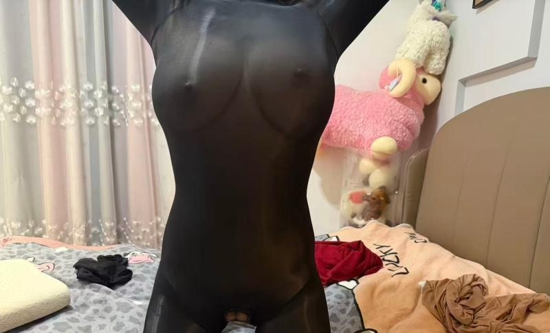 闵行可三通G奶大胸女