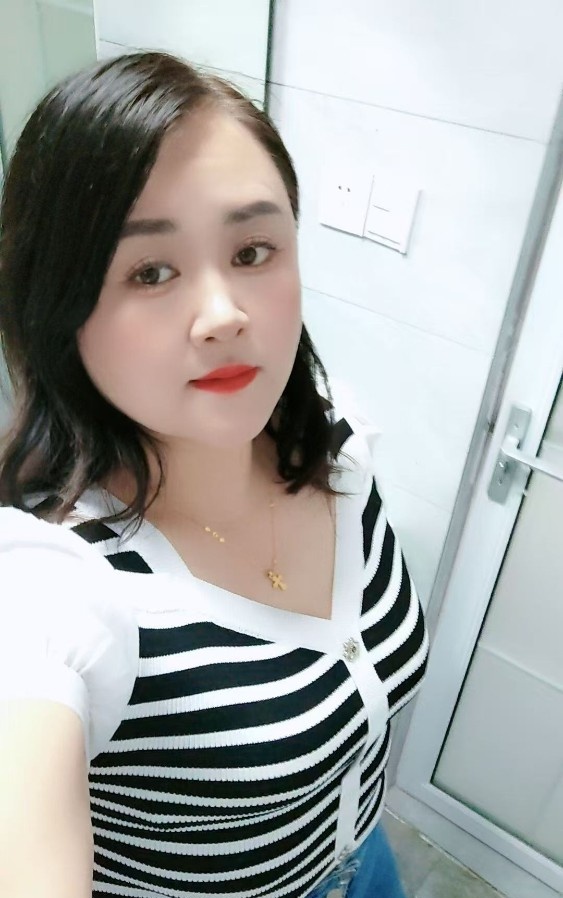 大胸熟女馨馨