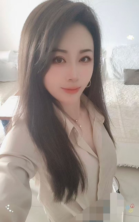 四刷巨骚无比的少妇