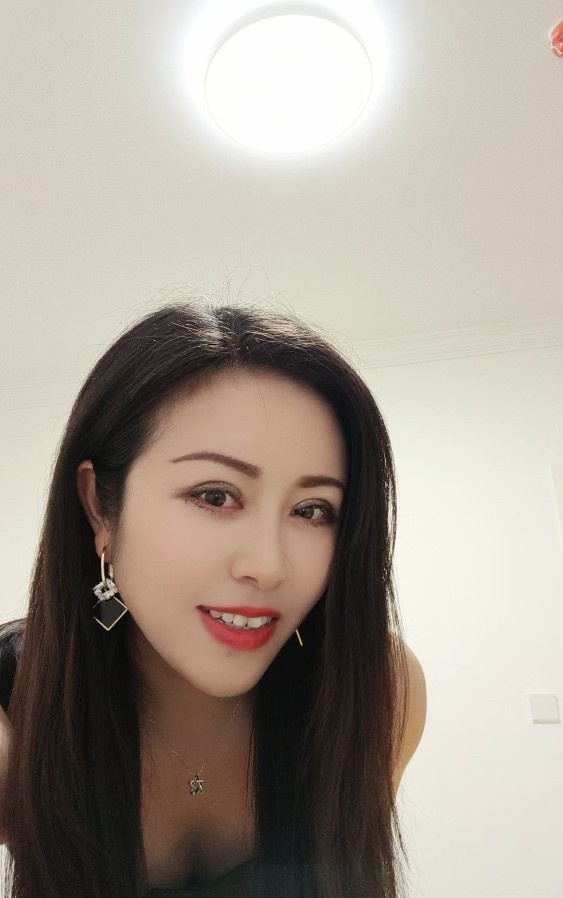 四刷巨骚无比的少妇