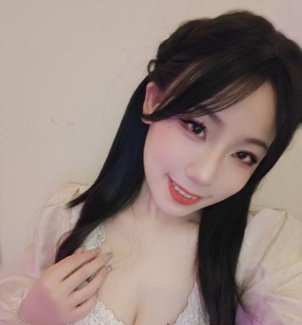 市中心巨乳馨儿