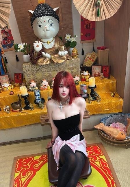 腰细臀翘颜值馨菲老师