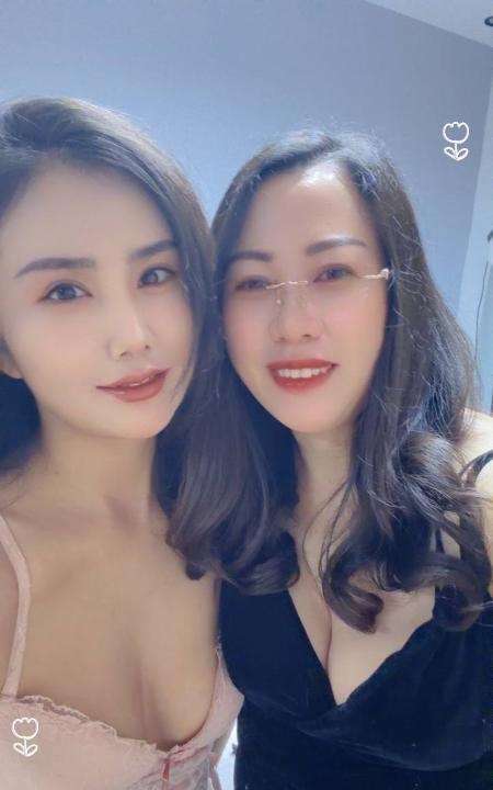 剧情双飞母女