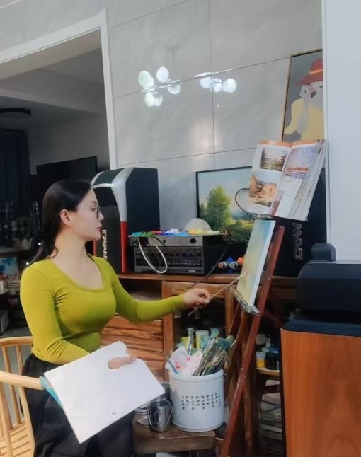 双妃姐妹屁股大会跳舞