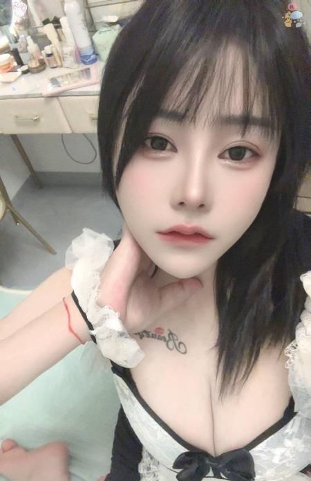 成寿寺性感大胸妹珊儿