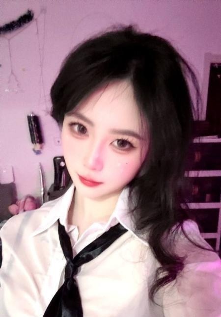 白云甜美霜儿