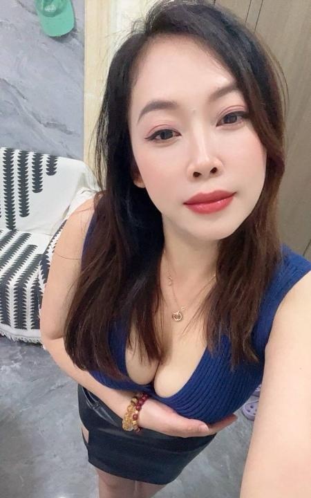 身材丰腴丽丽