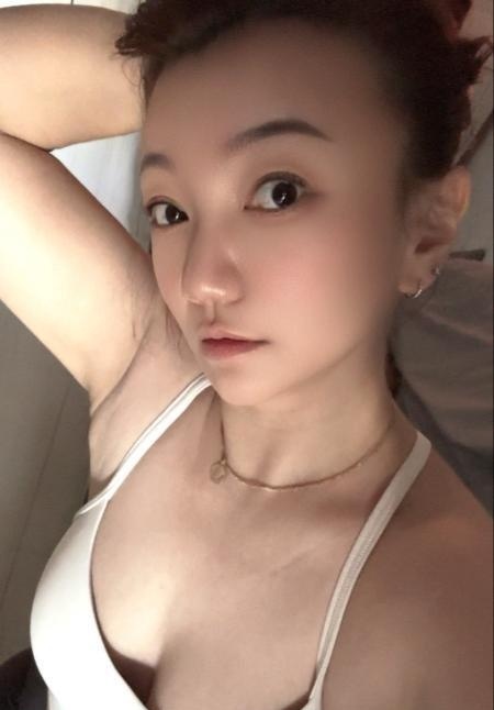 罗湖妖媚一笑