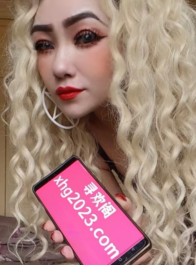 口爆双马尾女王范