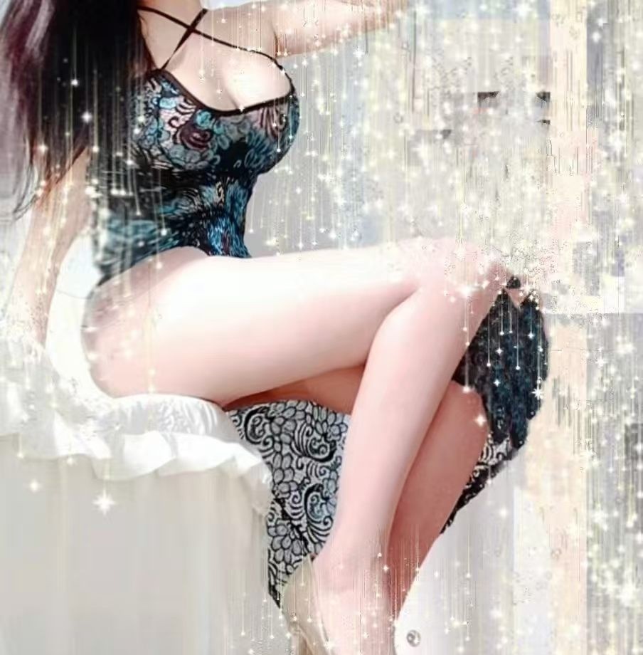 大奶制服诱惑美轩